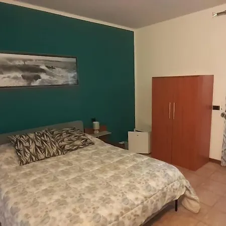 Privata In Con Ingresso Indipendente E Grande Giardino * بيرودجا