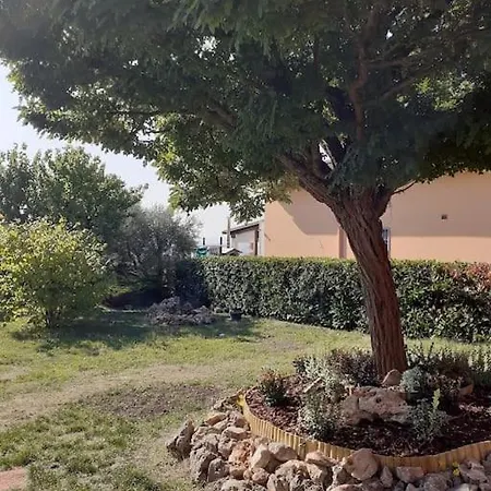 Privata In Con Ingresso Indipendente E Grande Giardino *